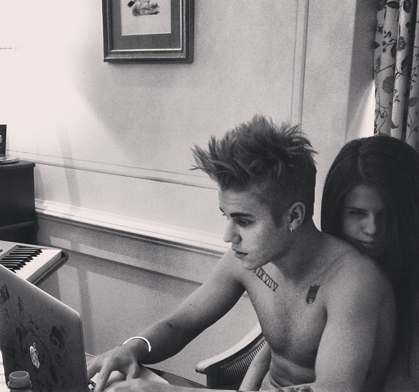 Justin Beiber shares intimate pic of himself and Selena