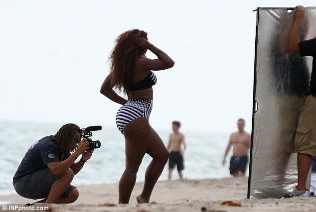 Serena Williams shows off sexy figure in Bikini shoot