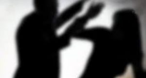 Woman slaps out boyfriend's teeth in Lagos