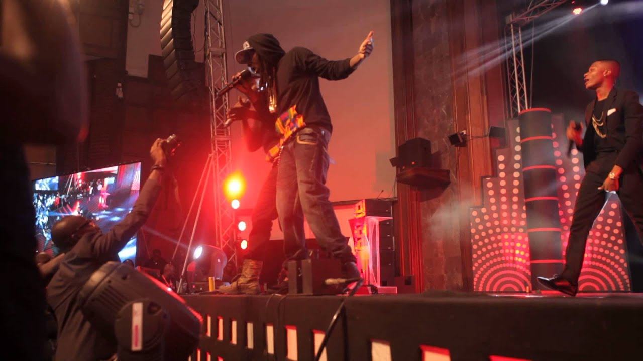 R2Bees & Wizkid Perform 'Slow Down' at Ghana Music Awards [ViDeo]