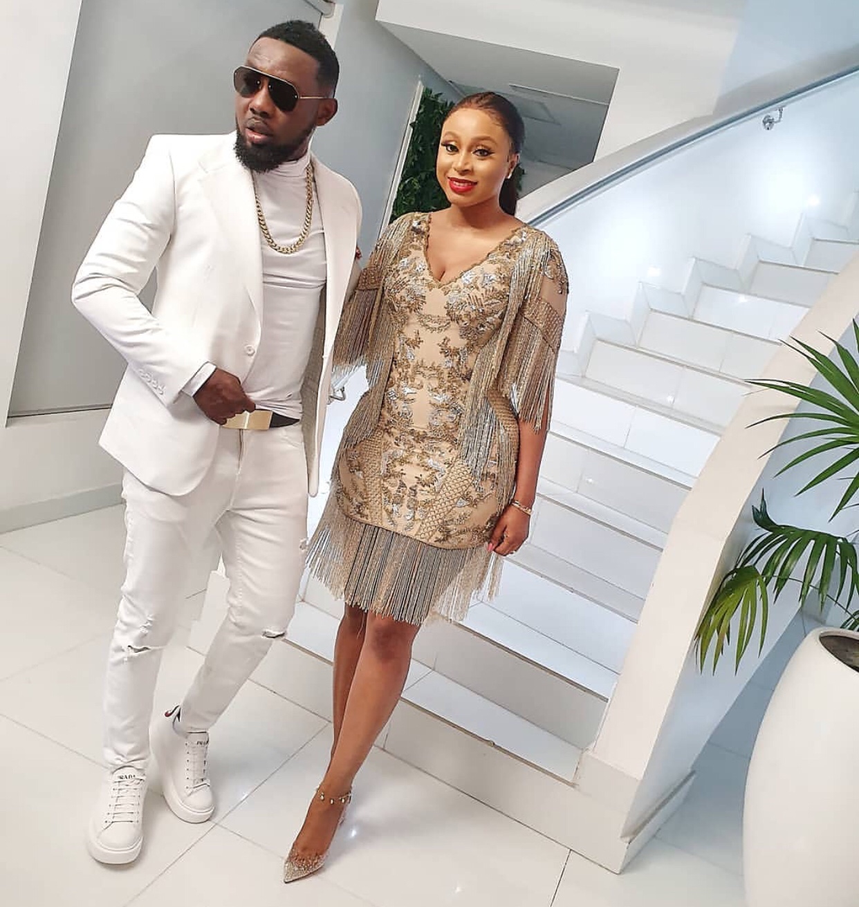 Ay and wife