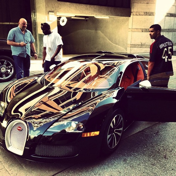 Drake gets a new bugatti