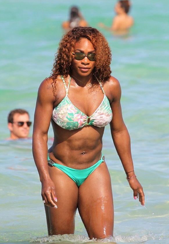 Serena Williams shows off sexy Bikini body