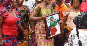 Chioma Chukwuka buries late mum