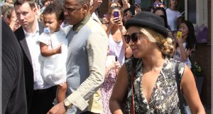 JayZ & Beyonce mobbed in Toronto