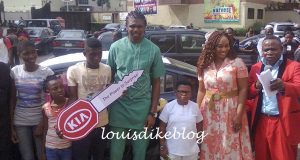 Kanu Nwankwo gives out 12 Kia cars