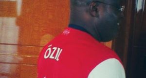 Atiku spotted in Arsenal Jersey