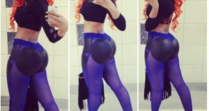 Emma Nyra rocking bum pads