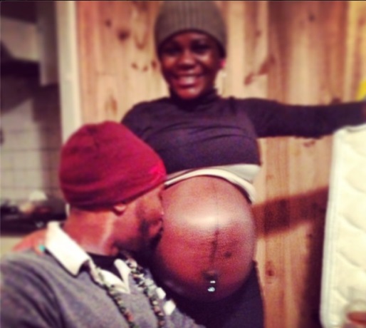 Seun Kuti's pregnant girlfriend show off baby bump