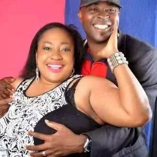 Foluke Daramola's husband grabs her bõõbs