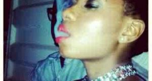 Yemi Alade spotted smoking shisha