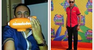 Freeze Coolfm shows off his Nickelodeon Award plaque
