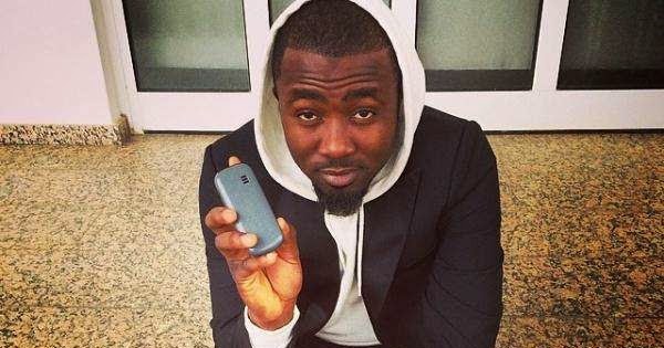 Iceprince shows off his new Nokia torchlight phone
