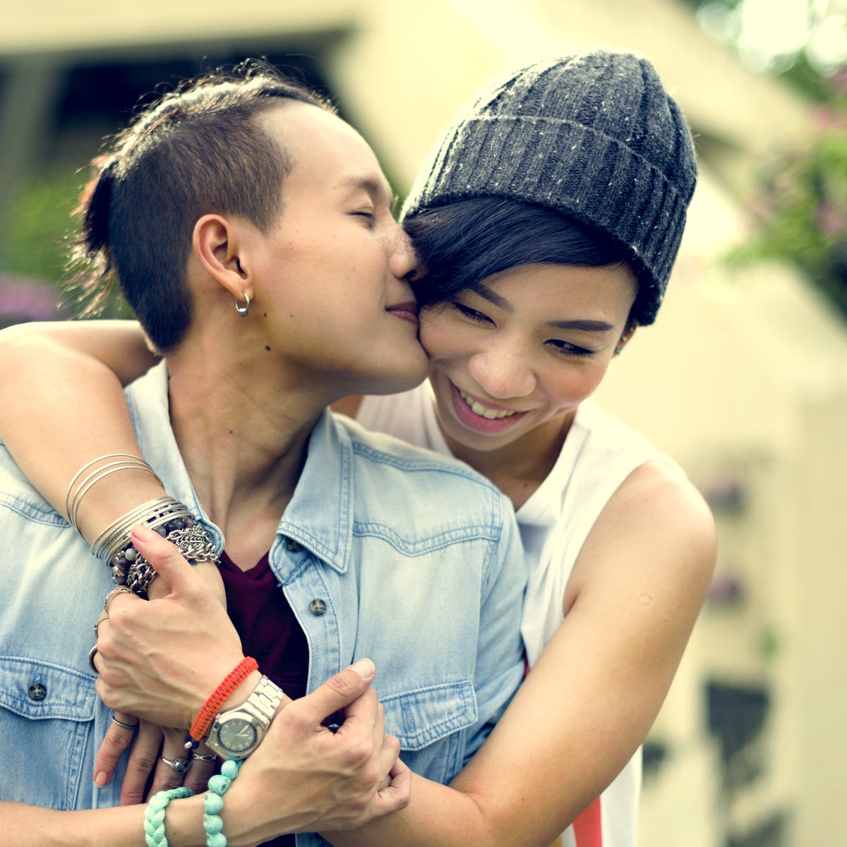 The feminine Gender - Money or Love