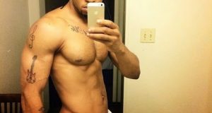 Flavour shares yet another pic in just towel