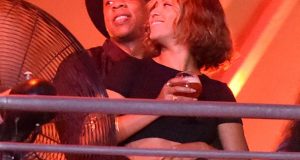 Jay Z & Beyonce all loved up