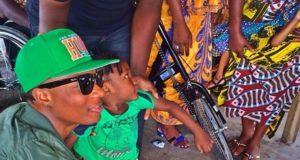 Wizkid gives to the less privileged in Benin Republic