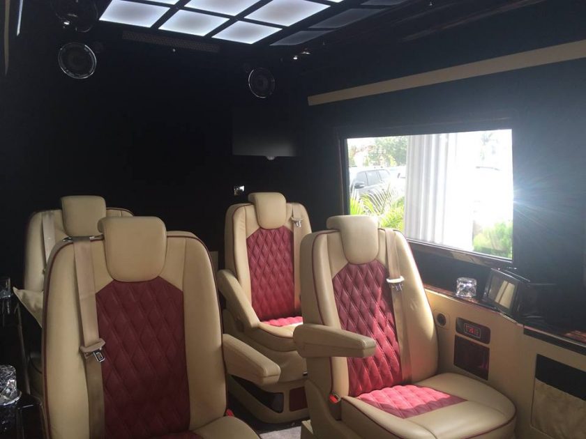 Okorocha donates presidential campaign bus to Buhari