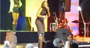 Pregnant Tiwa Savage rock the stage with her baby bump