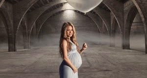 Shakira shows off baby bump