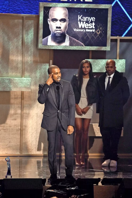 Kanye gives inspiring speech as he wins BET Visionary award