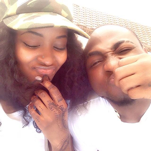 Davido all loved up with this pretty lady | Photo