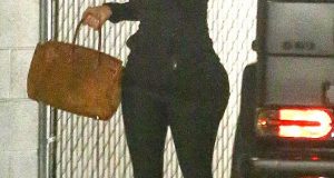 Kim Kardashian steps out without her ring