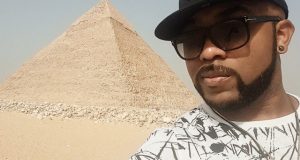 Banky W visits the Egyptian pyramids