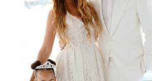 Beyonce, Jay Z & Blue Ivy in all white family portrait