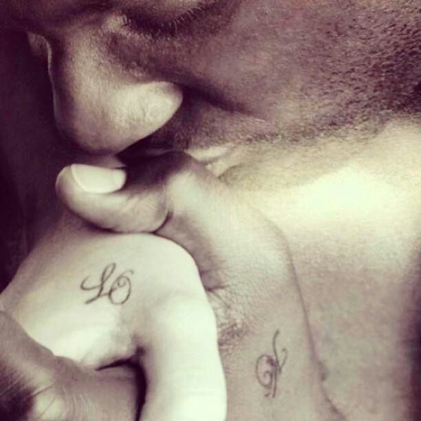 Khloe Kardashian shows off her Lamar Odom tattoo