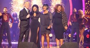 Lil Kim on stage with Patti Labelle and Amber Wiley