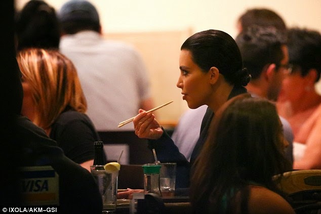 Kim Kardashian visit Sushi restaurant