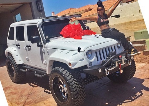 Game gifts his assistant a new SUV