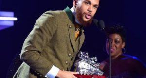 Jidenna wins Best New Artist at 2015 Soul Train Awards