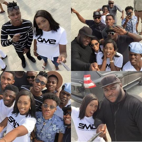Mavin Crew Pose For Selfies