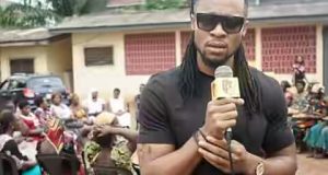 Flavour donates to widows in Enugu