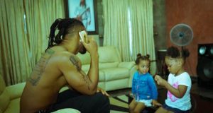 Flavour and his two daughters