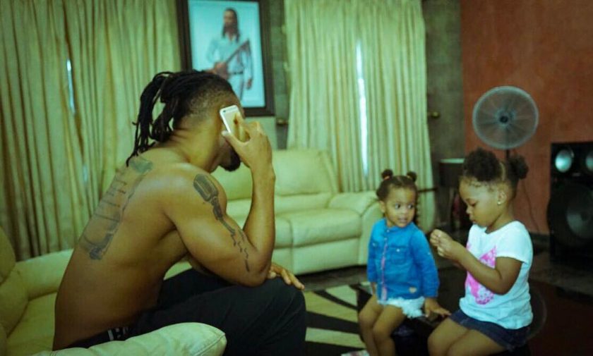 Flavour and his two daughters
