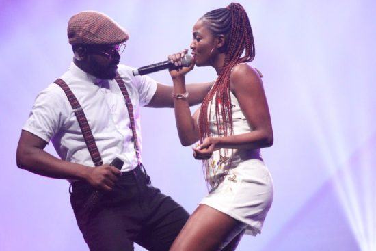 Falz and Simi Reignite their Chemistry On Stage At The Falz Experience