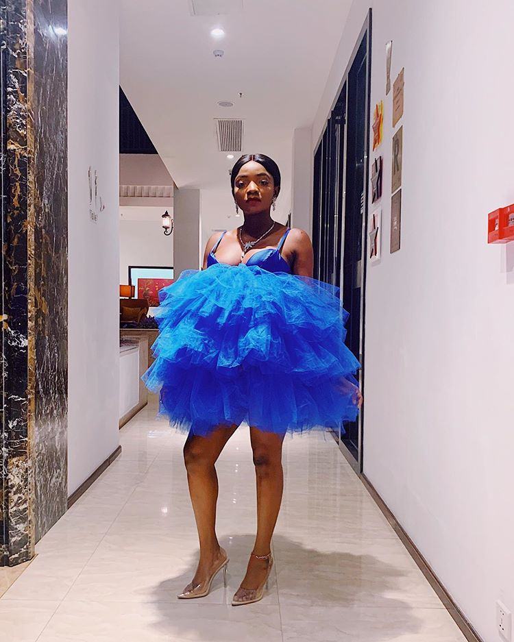 I Want To Be Cindarella With Sneakers - Simi 2 Simi