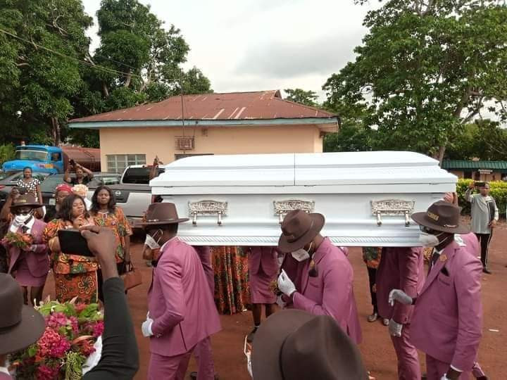 Photos Of Osinachi Nwachukwu's Burial Ceremony Surface Online 2 Osinachi