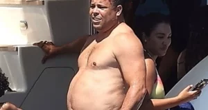 Brazil legend Ronaldo vacations with his
