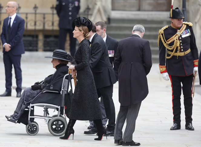 Queen Elizabeth's Bridesmaid Attends Her Funeral 2 Queen Elizabeth's bridesmaid