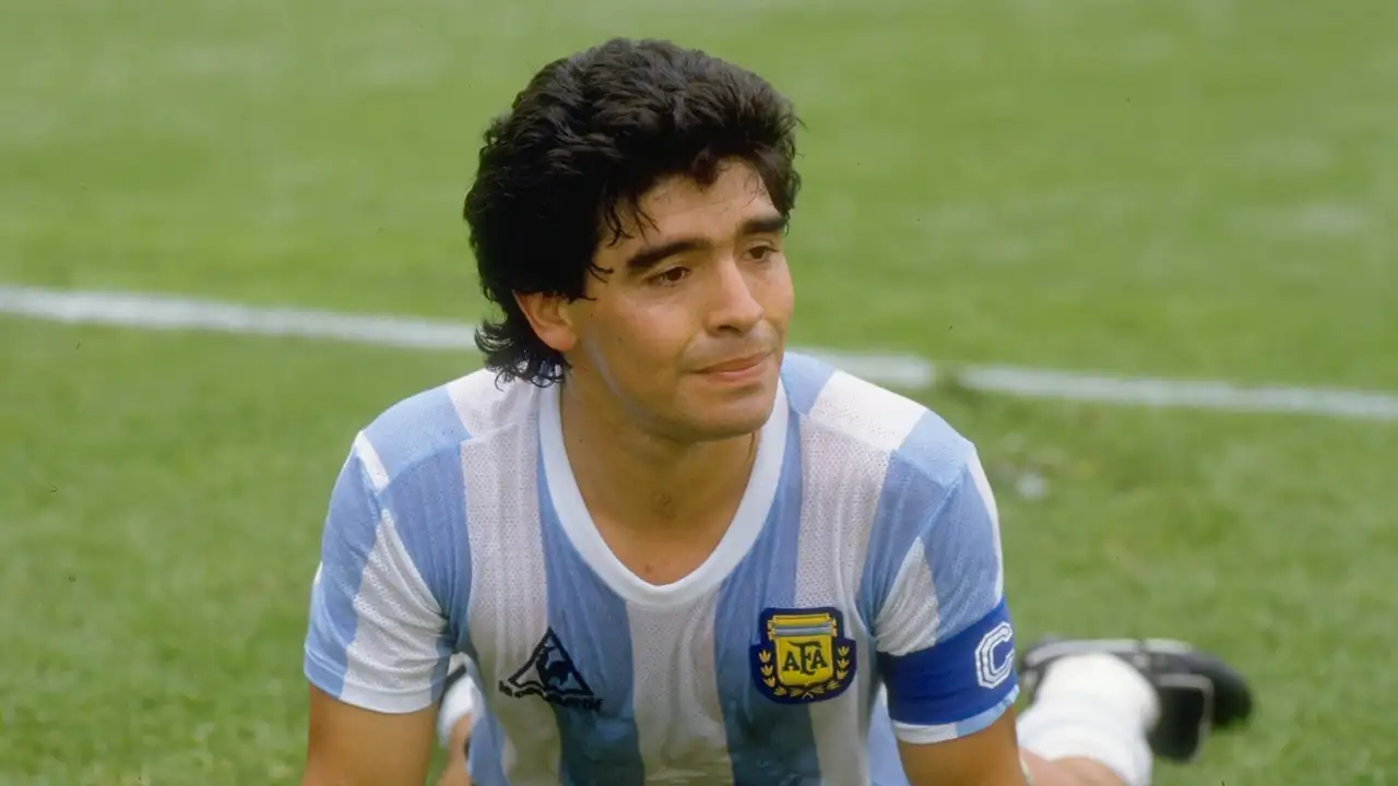 Diego Maradona's "Hand Of God" Football Set To Be Sold At Auction For £2.5M 1 Diego Maradona